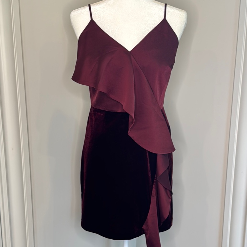 NWT Nordstrom Chelsea 28 Burgundy Stem Ruffle Satin Velvet Lined Dress Size S